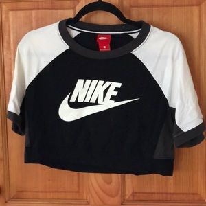 Nike Crop Top